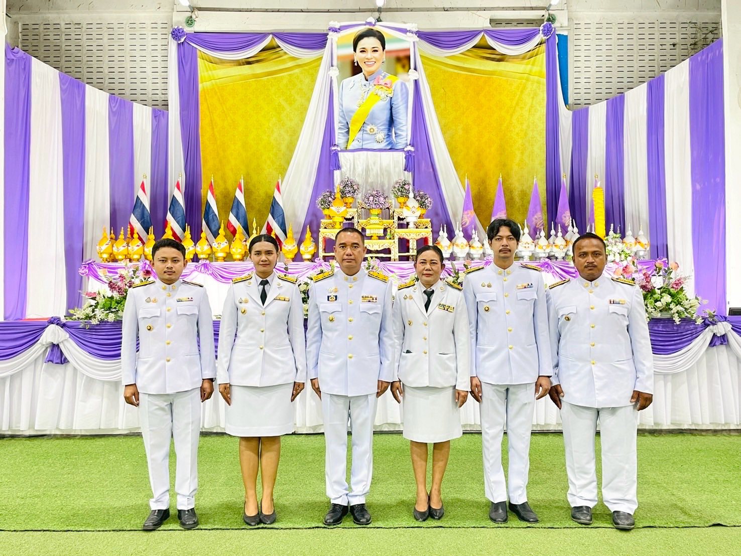 พช.สะบ้าย้อย ร่วมพิธีถวายเครื่องสักการะและวางพานพุ่ม และพิธีจุดเทียนชัยถวายพระพรชัยมงคลเฉลิมพระเกียรติสมเด็จพระนางเจ้าฯ พระบรมราชินี เนื่องในโอกาสวันเฉลิมพระชนมพรรษา 3 มิถุนายน 2568